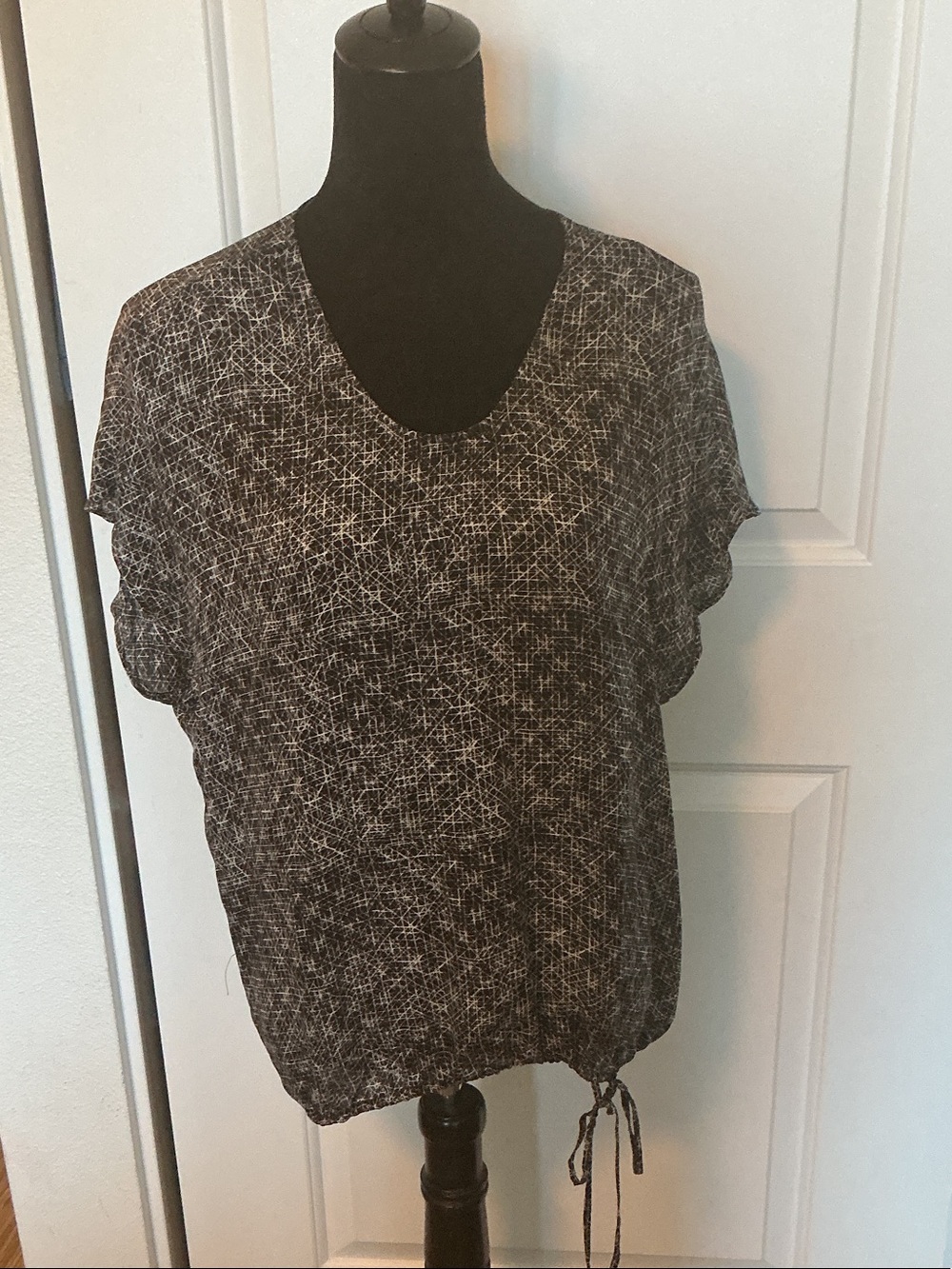 Theory Black & White Silk Short Sleeve Drawstring Tunic M